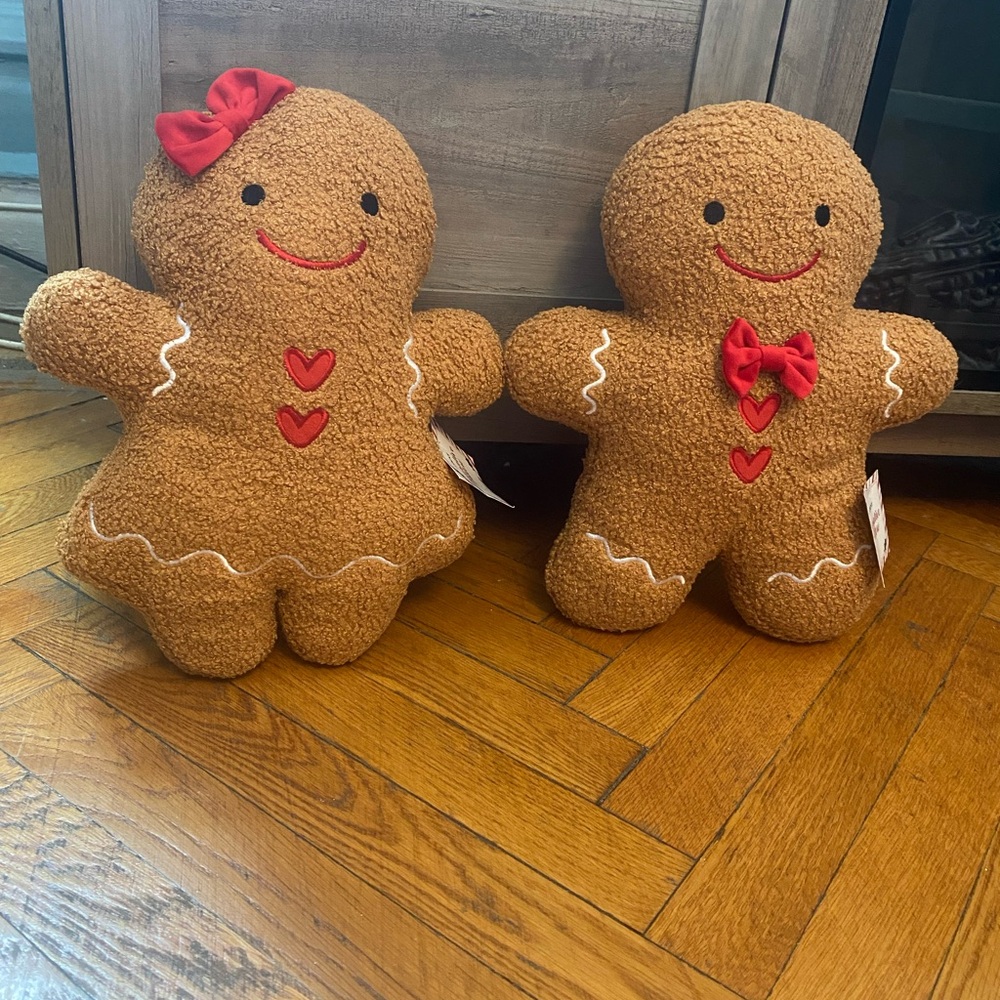 Gingerbread Man and Girl Plush Throw Pillow Decor Set